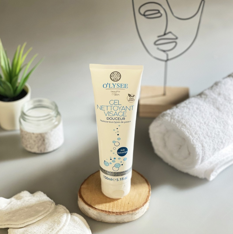 Gentle facial cleansing gel with hyaluronic acid 150ml